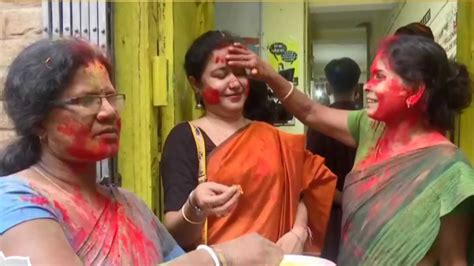 kolkata bhabhi video|Sex workers in Kolkata's Sonagachi celebrate Holi after two years.